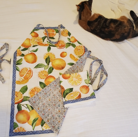 Hand made 100% cotton lined Cooking Apron and matching tea towel NWOT - Picture 2 of 3